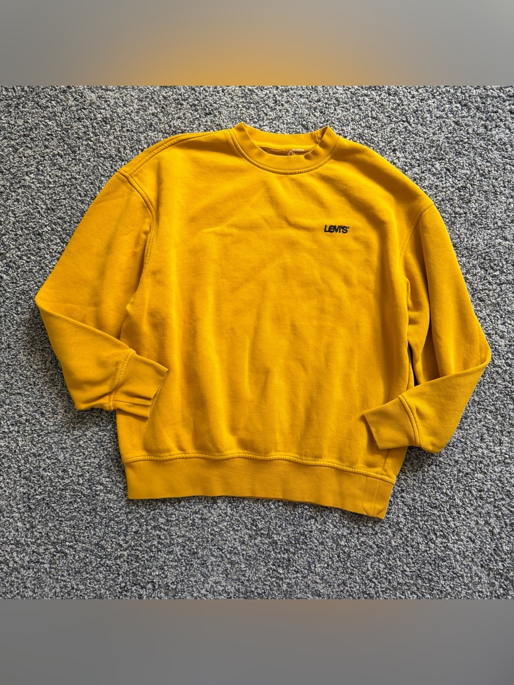 Levi’s Relaxed Fit Mustard Yellow Oversized Pullover Crewneck Fleece Sweatshirt
